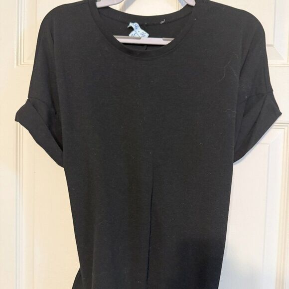 SheSky Black Back-Tie Summer Tee – Size Large, EUC, Lightweight & Flowy Fit - Picture 2 of 4